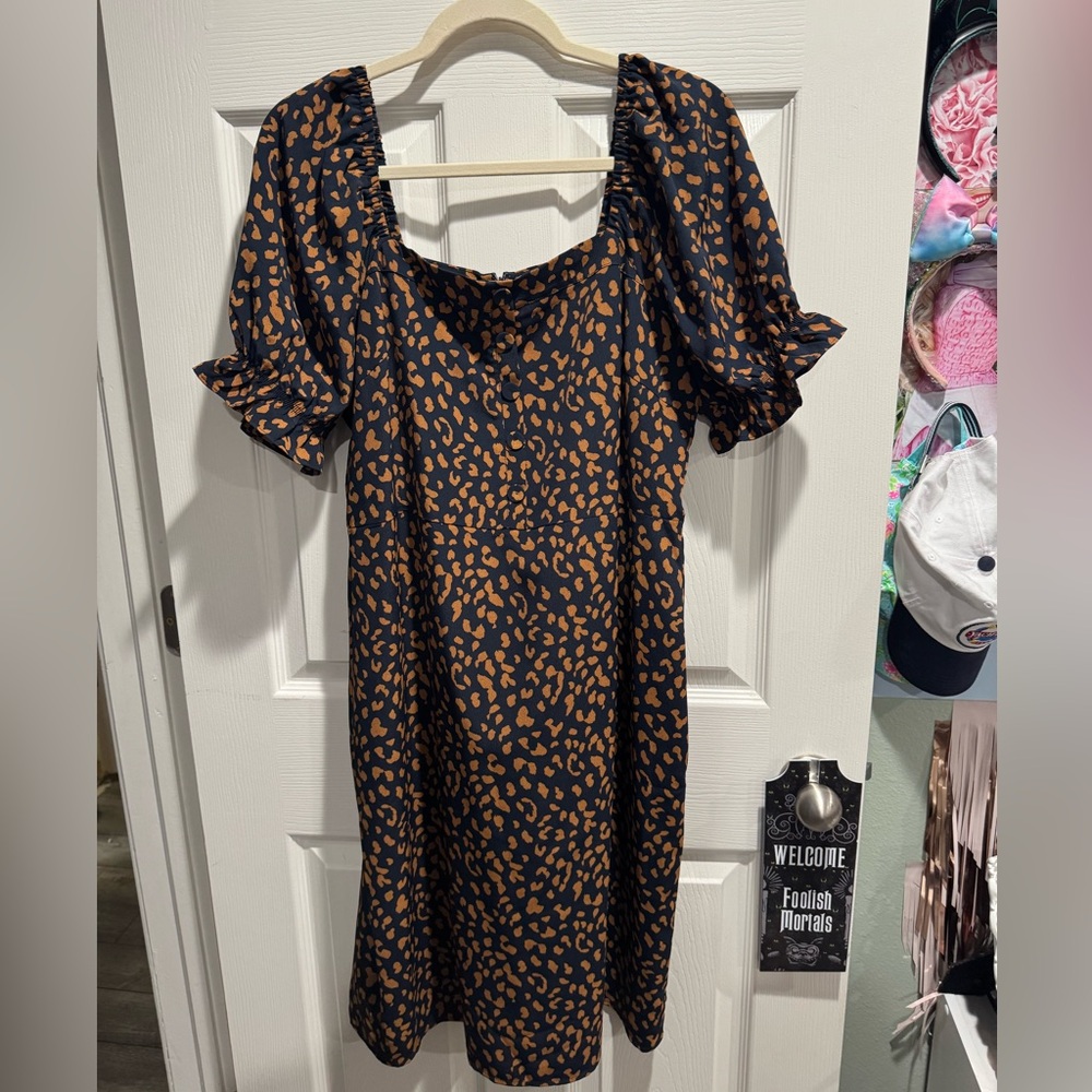Chelsea 28 midi puffy sleeve leopard print dress size L